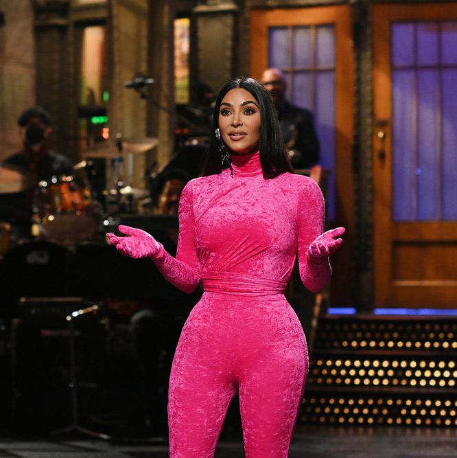 Kim Kardashian shines as Saturday Night Live host